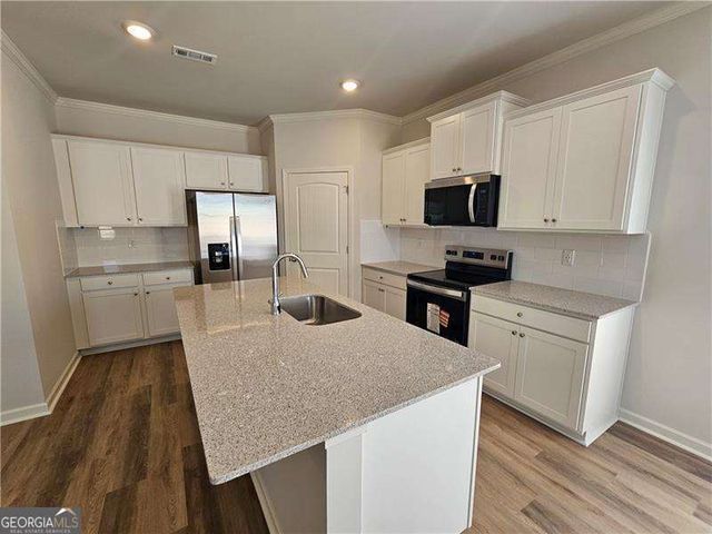 27 Berryville Dr, Dawsonville, GA 30534