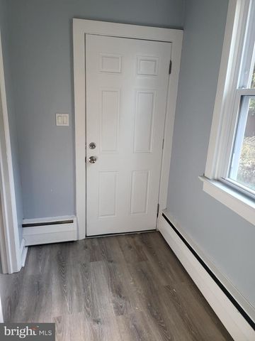 830 COLUMBUS RD, Burlington, NJ 08016