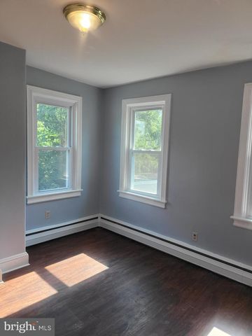 830 COLUMBUS RD, Burlington, NJ 08016