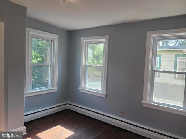 830 COLUMBUS RD, Burlington, NJ 08016