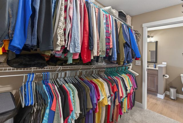 6210 College Avenue, Davenport, IA 52807