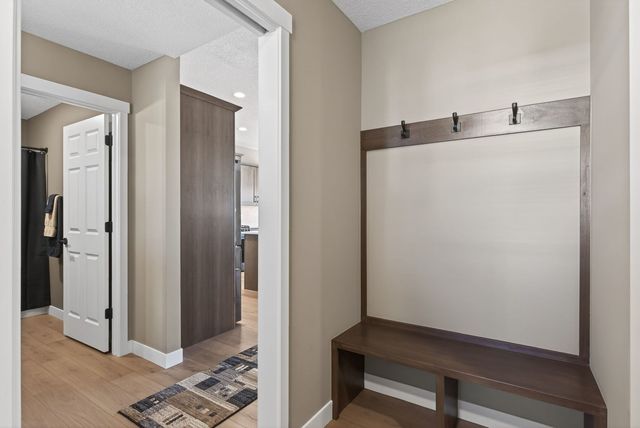 6210 College Avenue, Davenport, IA 52807