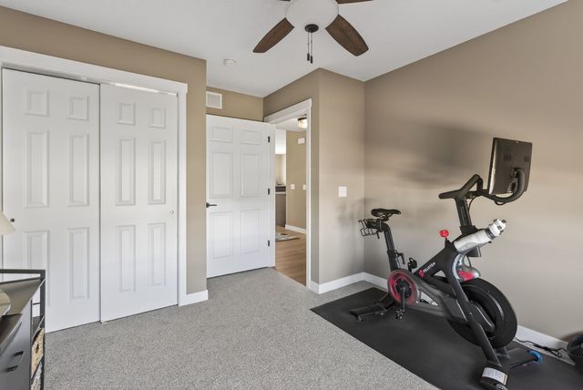 6210 College Avenue, Davenport, IA 52807