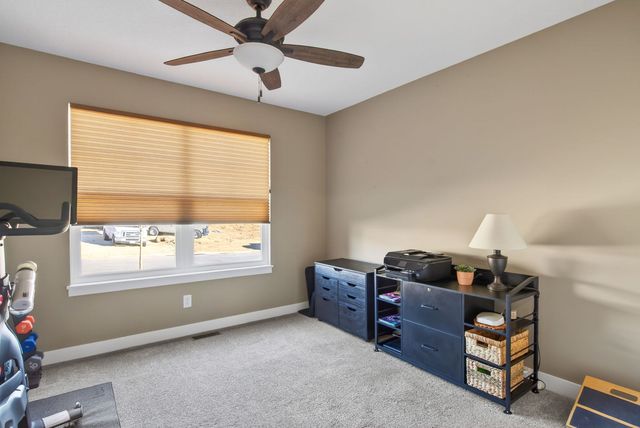 6210 College Avenue, Davenport, IA 52807