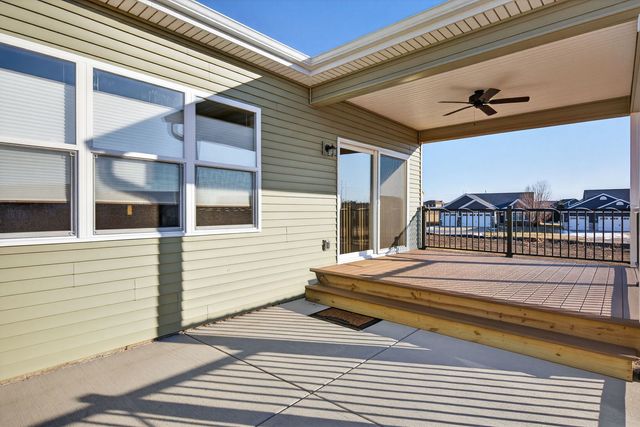 6210 College Avenue, Davenport, IA 52807