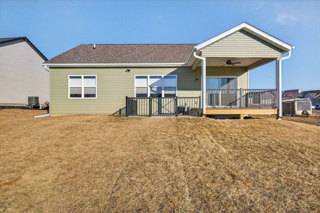 6210 College Avenue, Davenport, IA 52807