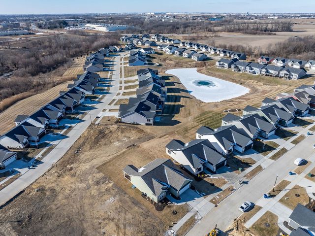 6210 College Avenue, Davenport, IA 52807