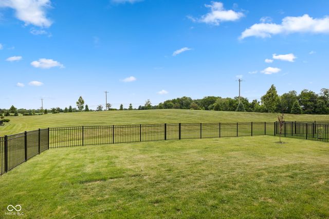 4956 S Canton Circle, New Palestine, IN 46163