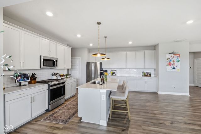 4956 S Canton Circle, New Palestine, IN 46163