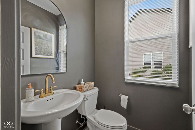 4956 S Canton Circle, New Palestine, IN 46163