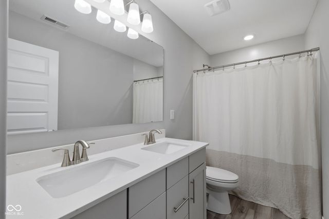 4956 S Canton Circle, New Palestine, IN 46163
