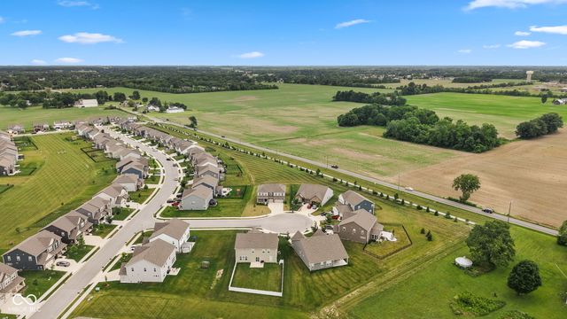 4956 S Canton Circle, New Palestine, IN 46163