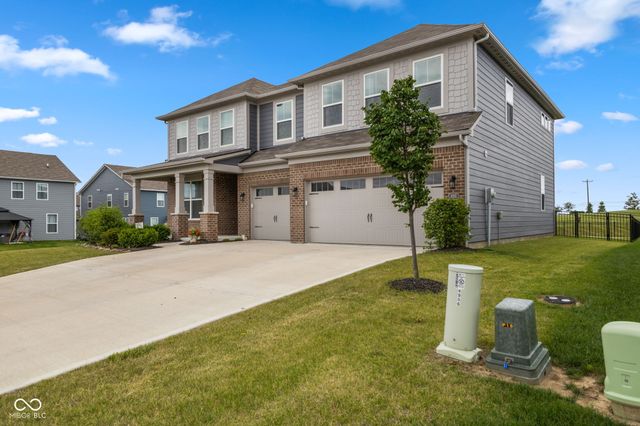 4956 S Canton Circle, New Palestine, IN 46163