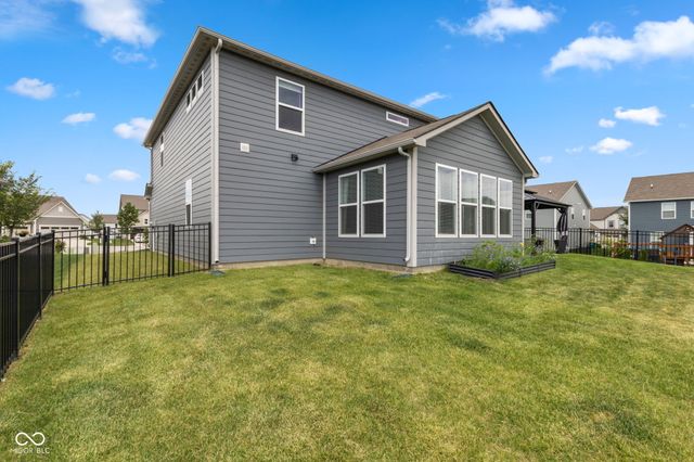 4956 S Canton Circle, New Palestine, IN 46163