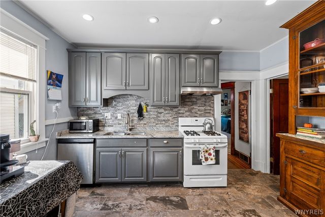 20 Beaumaris Place, Buffalo, NY 14207