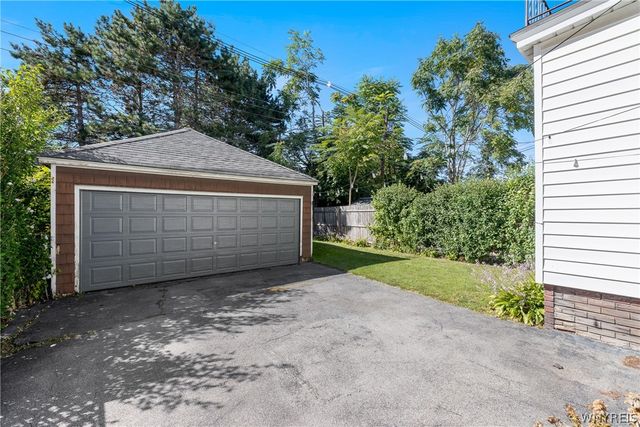20 Beaumaris Place, Buffalo, NY 14207