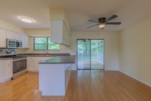 836 S Valleywood Circle, Hixson, TN 37343