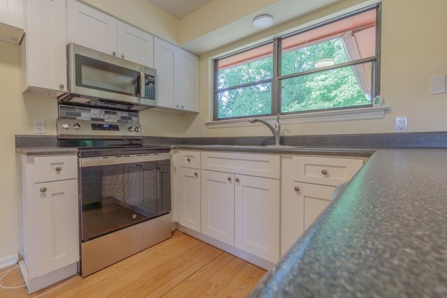 836 S Valleywood Circle, Hixson, TN 37343