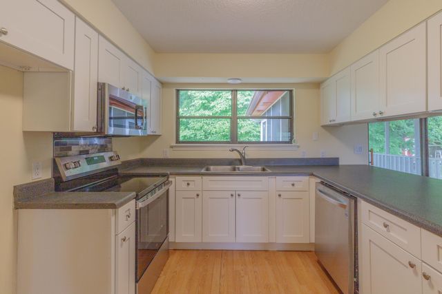 836 S Valleywood Circle, Hixson, TN 37343