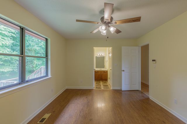 836 S Valleywood Circle, Hixson, TN 37343