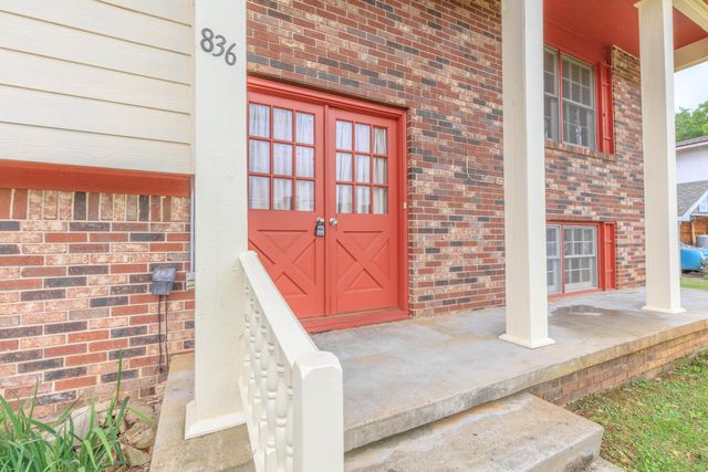 836 S Valleywood Circle, Hixson, TN 37343