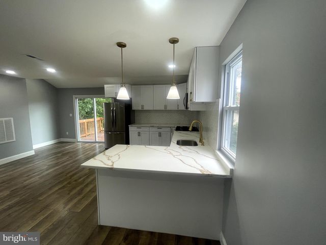 4905 MIDWOOD AVE, Baltimore, MD 21212