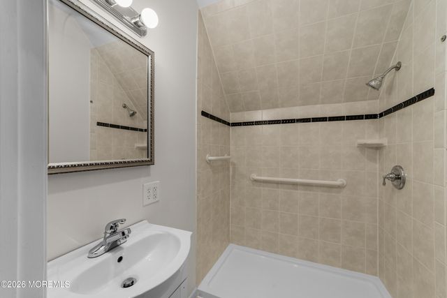 14 Harbor View Drive, Atlantic Highlands, NJ 07716