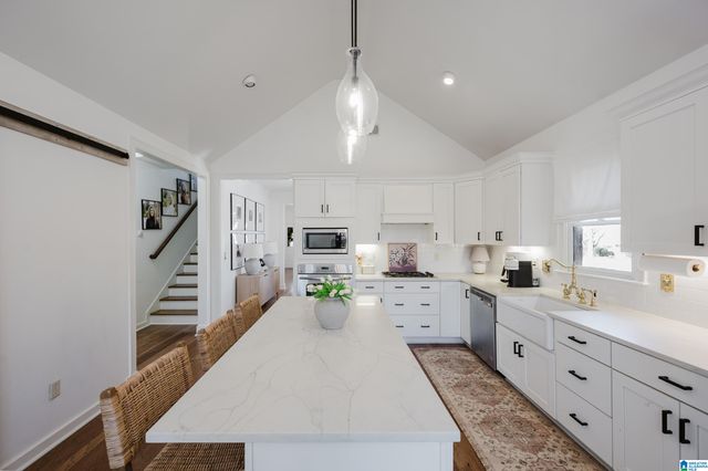 1584 JAMES HILL DRIVE, Hoover, AL 35226