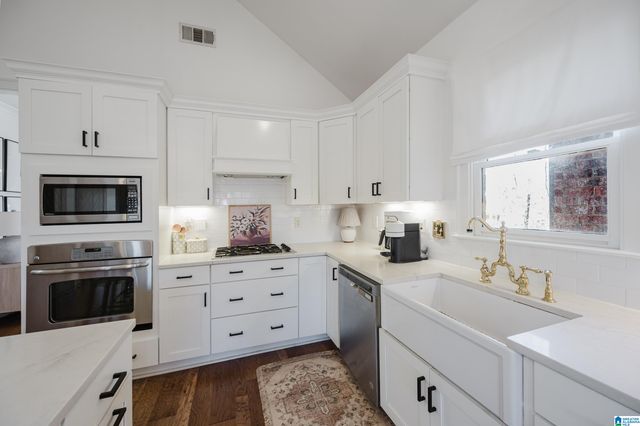 1584 JAMES HILL DRIVE, Hoover, AL 35226