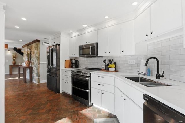 2970 W Park Drive, Huntington, IN 46750