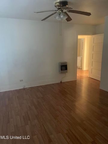 305 NW 3rd Avenue, Magee, MS 39111