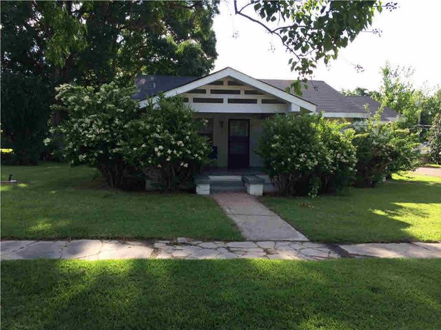 305 NW 3rd Avenue, Magee, MS 39111