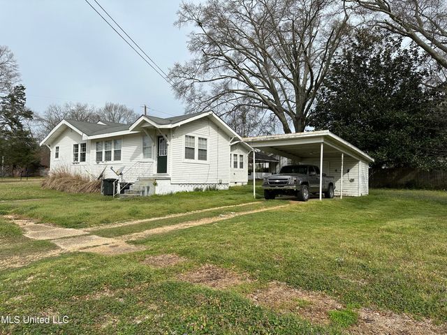 305 NW 3rd Avenue, Magee, MS 39111