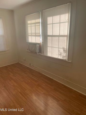 305 NW 3rd Avenue, Magee, MS 39111