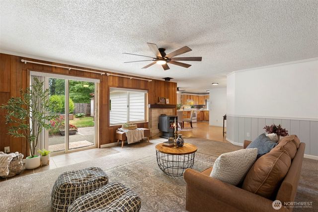 15420 Sidney Road SW, Port Orchard, WA 98367