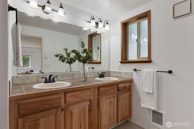15420 Sidney Road SW, Port Orchard, WA 98367