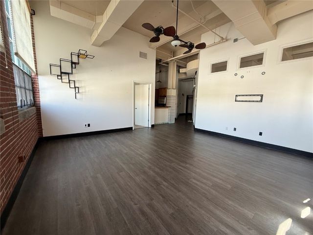 905 3rd Street SE 305, Cedar Rapids, IA 52401