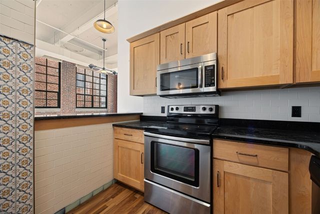 905 3rd Street SE 305, Cedar Rapids, IA 52401