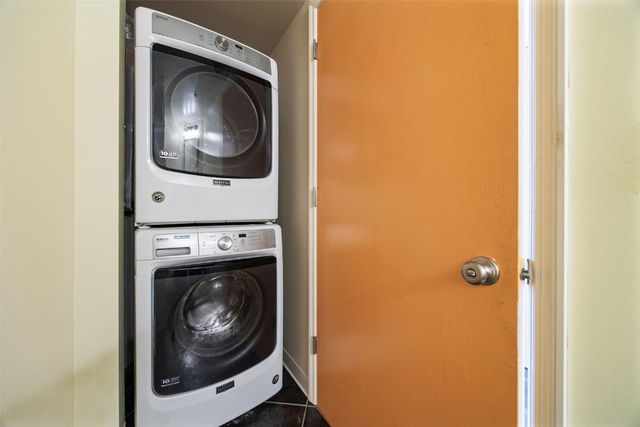 905 3rd Street SE 305, Cedar Rapids, IA 52401