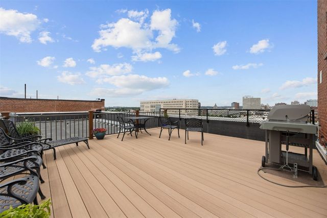 905 3rd Street SE 305, Cedar Rapids, IA 52401