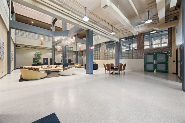 905 3rd Street SE 305, Cedar Rapids, IA 52401