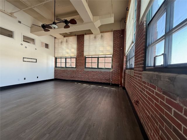 905 3rd Street SE 305, Cedar Rapids, IA 52401