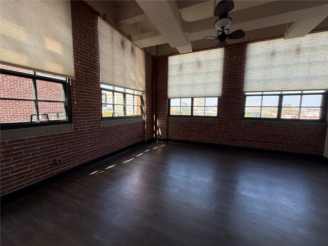 905 3rd Street SE 305, Cedar Rapids, IA 52401