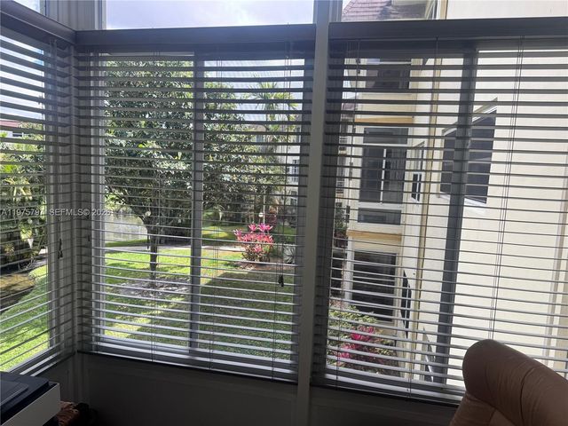 5121 W Oakland Park Blvd 204, Lauderdale Lakes, FL 33313