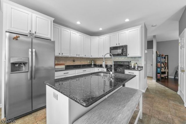 43 Bracken Hill Rd, Hardyston Twp., NJ 07419