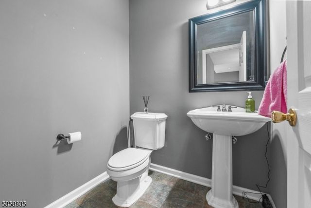 43 Bracken Hill Rd, Hardyston Twp., NJ 07419