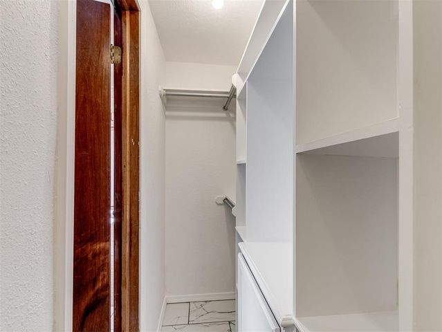 2142 Briarcliff Drive, Moore, OK 73170