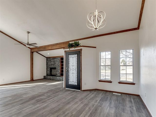 2142 Briarcliff Drive, Moore, OK 73170