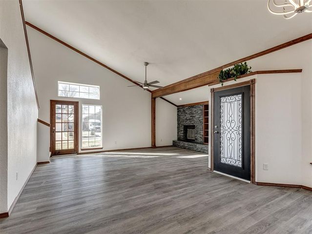 2142 Briarcliff Drive, Moore, OK 73170