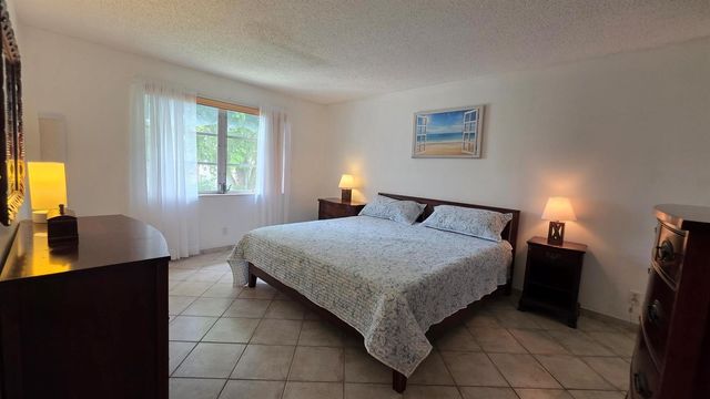 2900 NW 46th Avenue 213, Lauderdale Lakes, FL 33313
